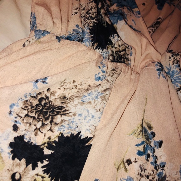 Elegant blue & creme floral romper 🥂 - Picture 3 of 3